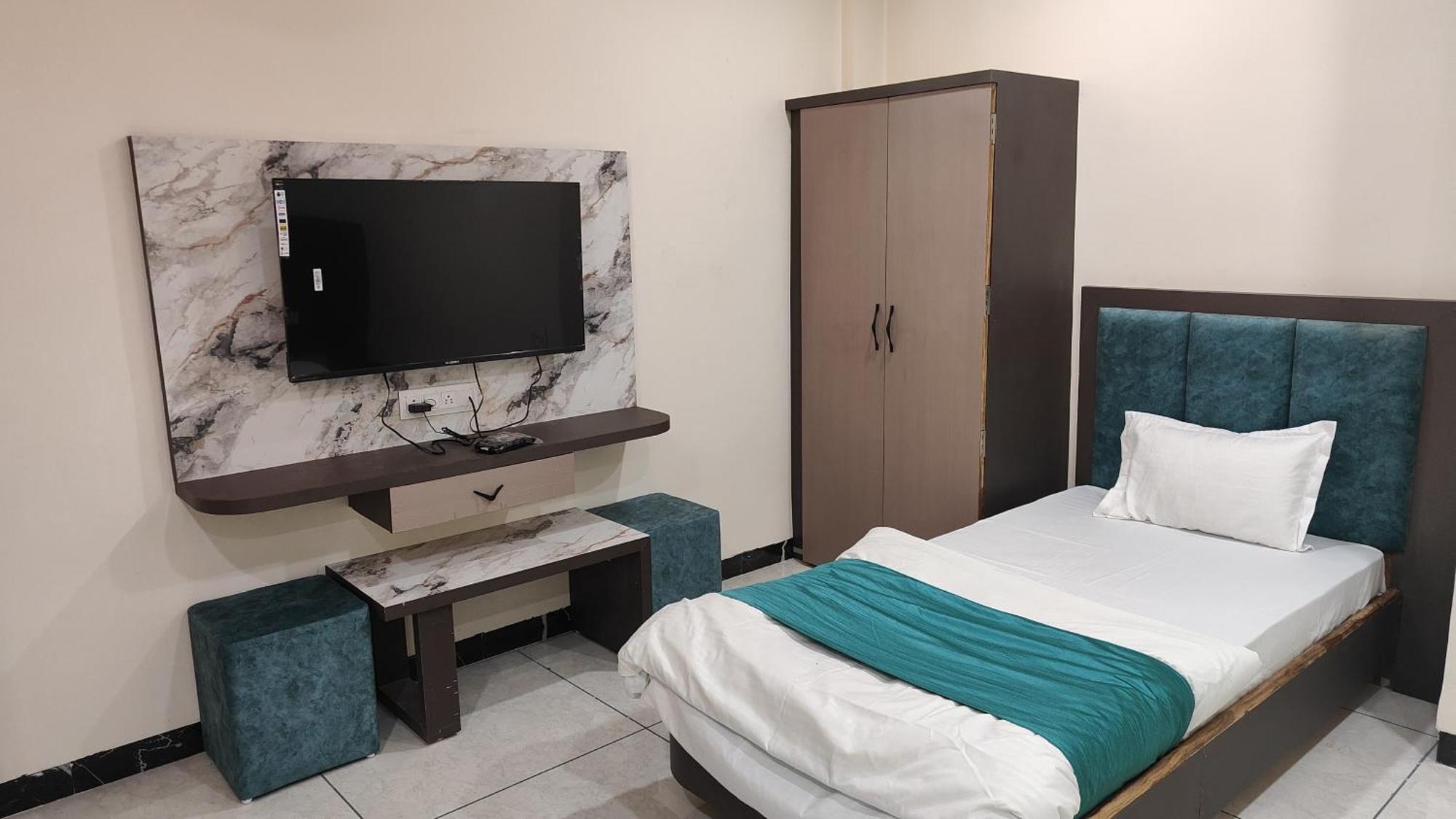 Yashomati Hotel Maheshwar エクステリア 写真